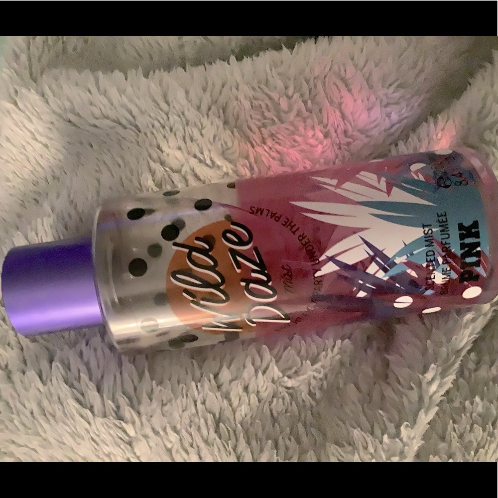 Wild daze 👛 v.s pink